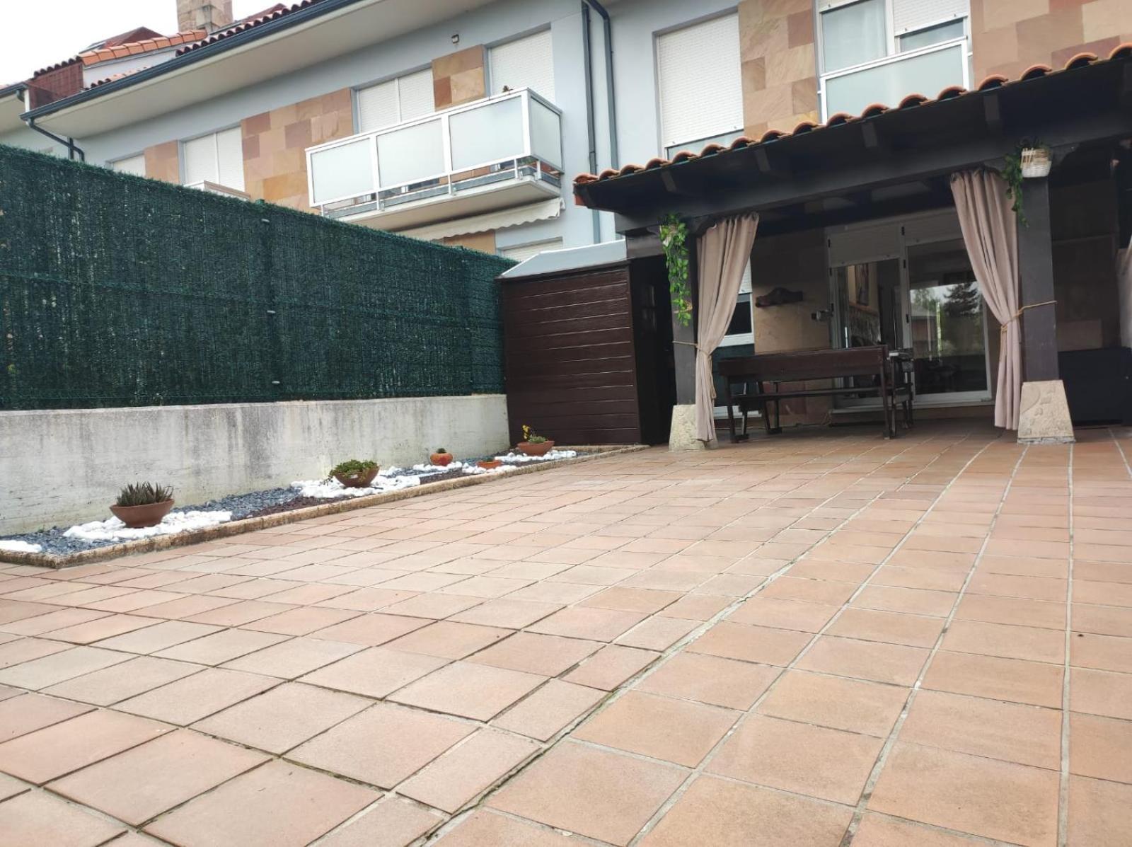 Chalet Bajo Con Jardin, Patio, Cenador Y Barbacoa. Viveda エクステリア 写真