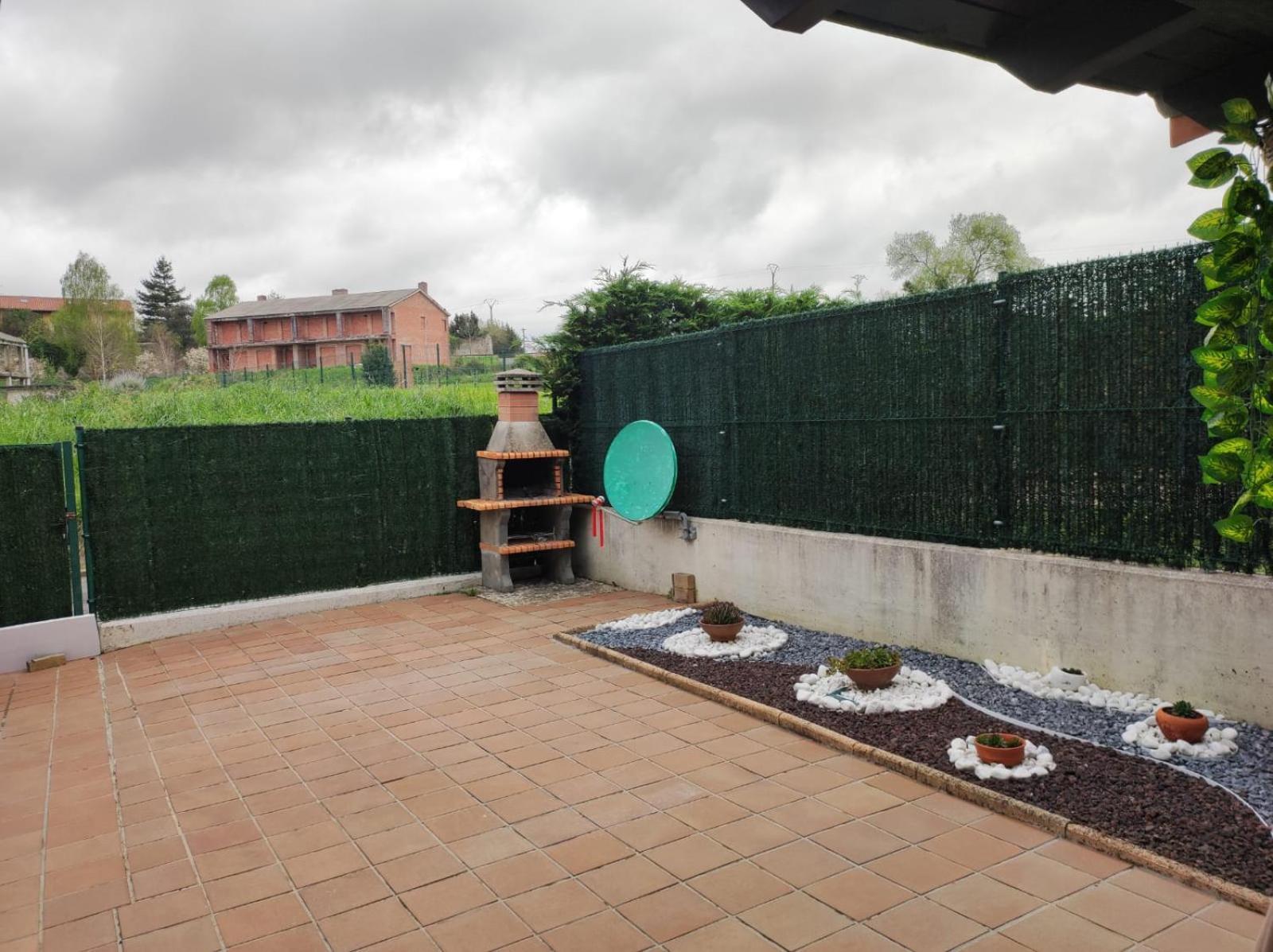 Chalet Bajo Con Jardin, Patio, Cenador Y Barbacoa. Viveda エクステリア 写真